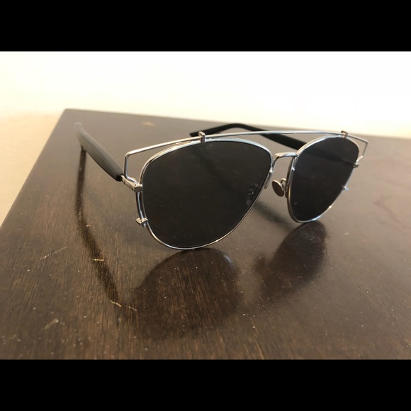 Christian Dior Technologic Sunglasses - Picture 7 of 8